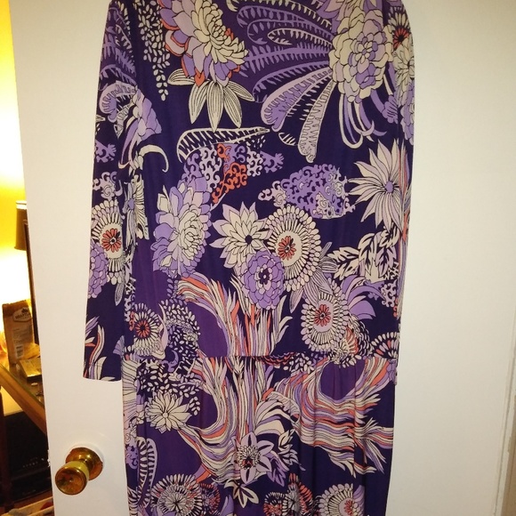 Dress - Picture 2 of 2